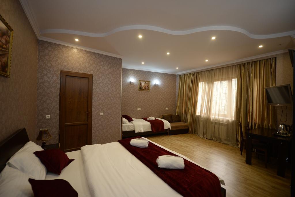 Begi Hotel Тбилиси Номер фото